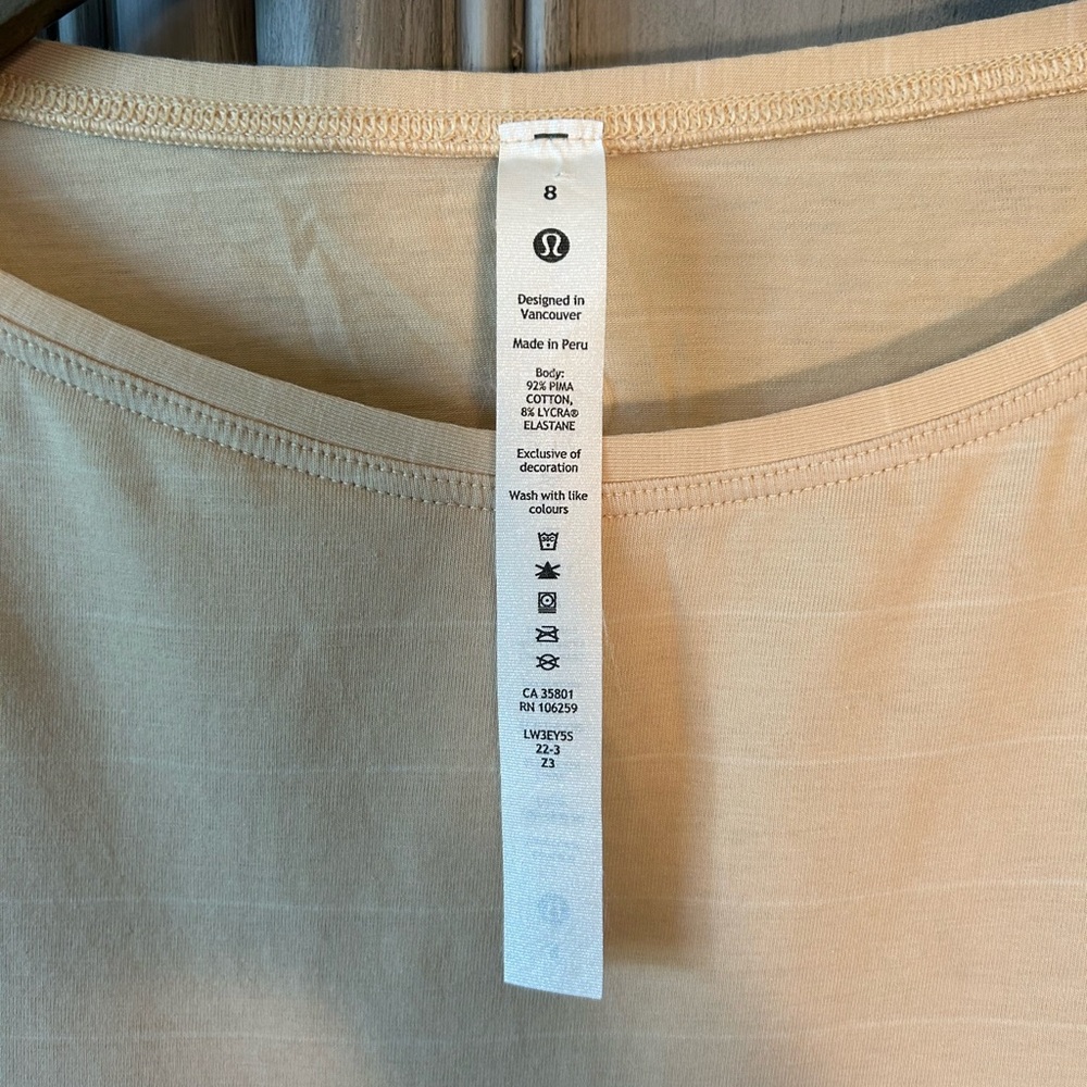 Lululemon Back In Action Tee - Picture 3 of 6